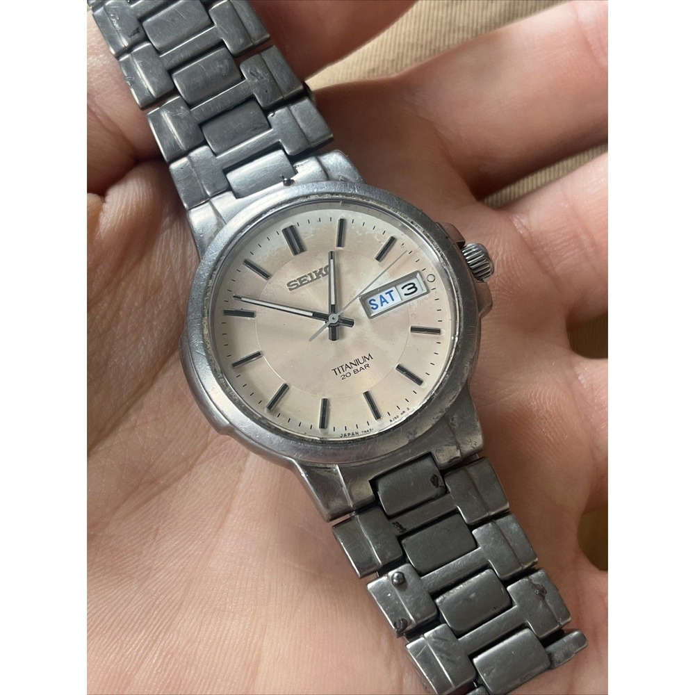Seiko Titanium Quartz Watch 7N43-7B80 Clean, No Scratch, W/Date & Screw Read